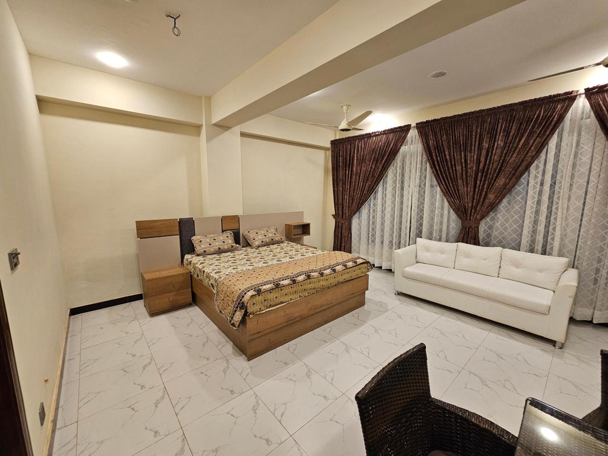 Motorway Majesty Suites Islamabad - Near Islamabad International Airport And Motorway エクステリア 写真