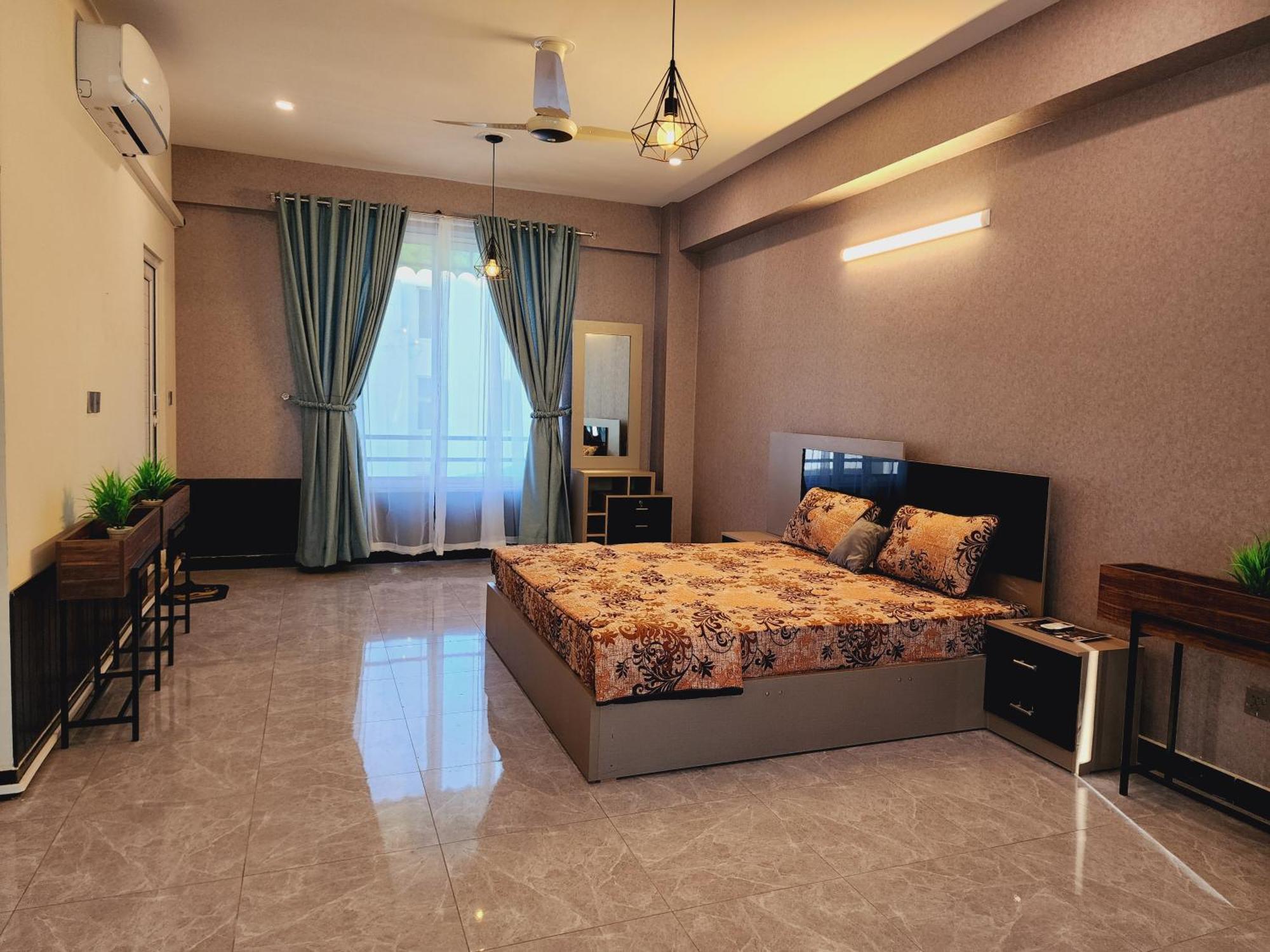 Motorway Majesty Suites Islamabad - Near Islamabad International Airport And Motorway 部屋 写真