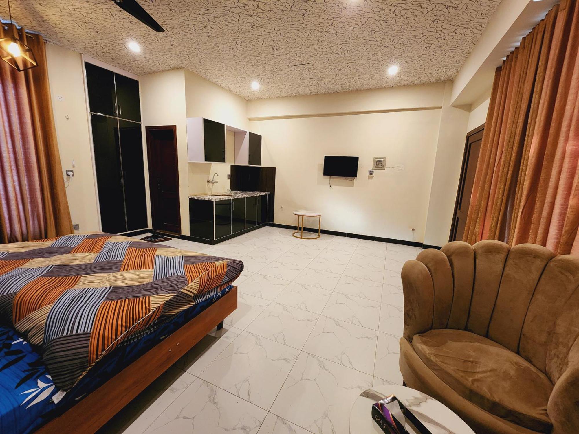 Motorway Majesty Suites Islamabad - Near Islamabad International Airport And Motorway 部屋 写真