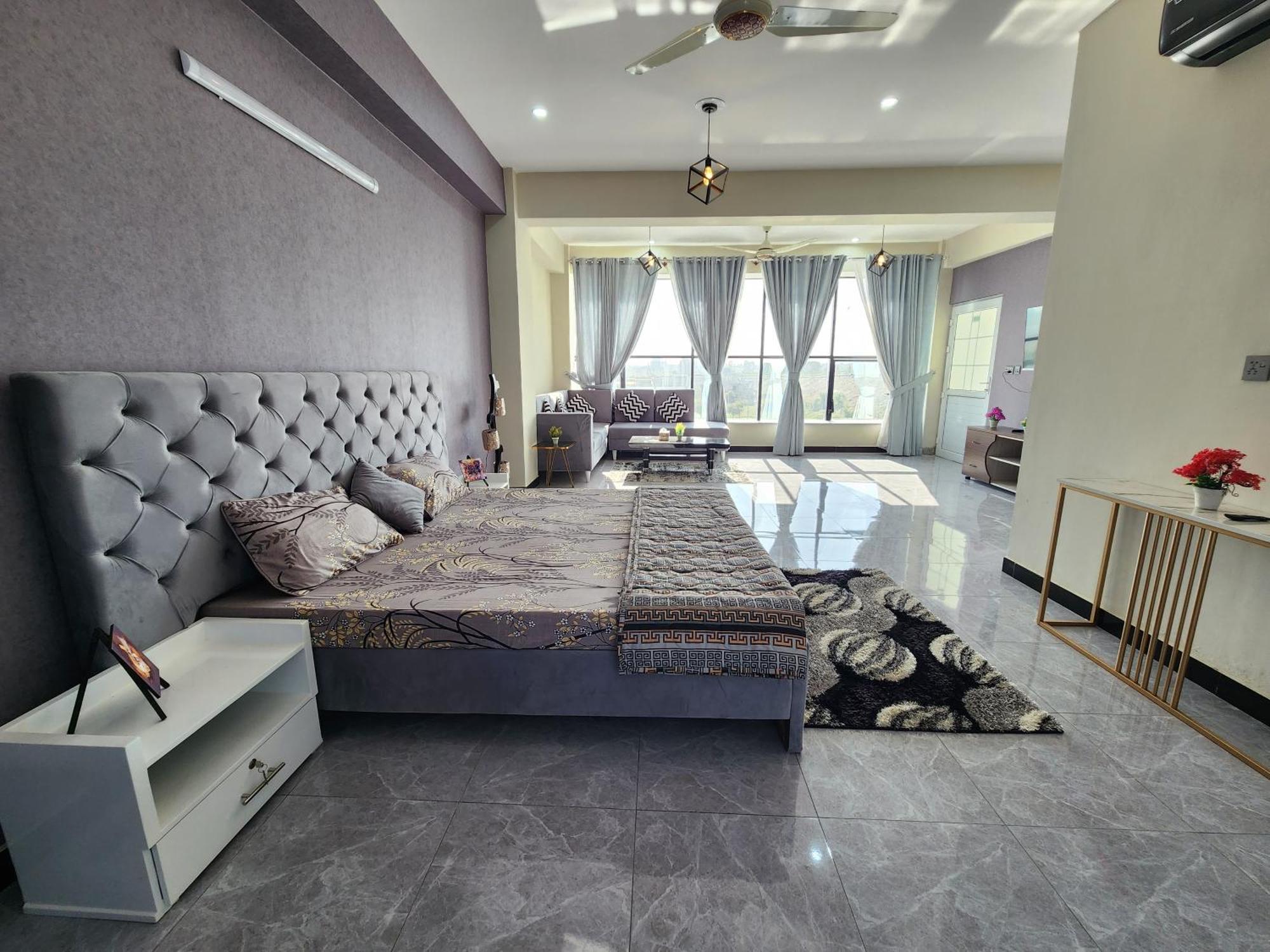 Motorway Majesty Suites Islamabad - Near Islamabad International Airport And Motorway 部屋 写真